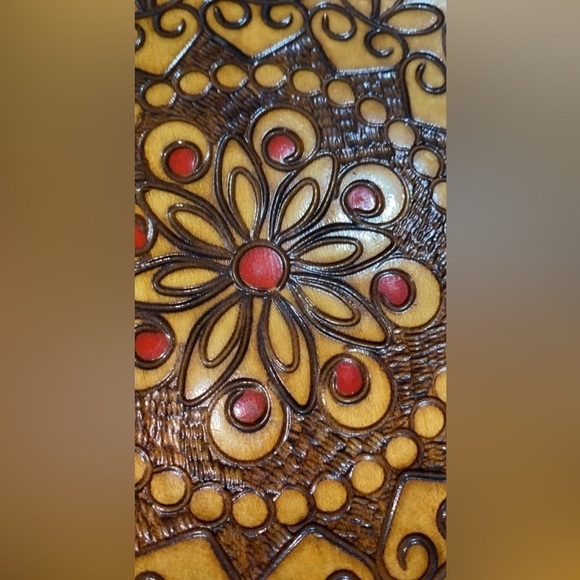 Unique Hand Carved -Polish Wooden Multi Floral Plate Dark Rim- 8.5” - Picture 4 of 7